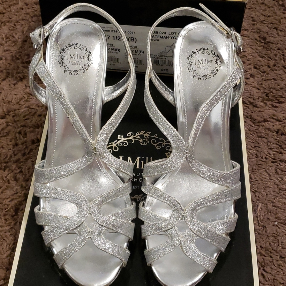 Shoes - Picture 4 of 4